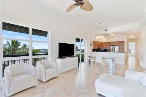 Condo in Lauderdale-by-the-Sea, Florida, 2 bedrooms  № 1785695 - photo 14