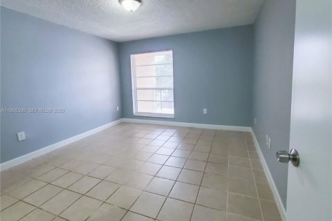 Снять в аренду кондоминиум в Хайалиа, Флорида 1 спальня, 84.54м2, № 2010510 - фото 4