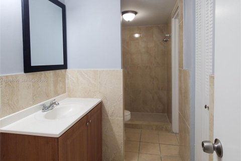 Copropriété à louer à Hialeah, Floride: 1 chambre, 84.54 m2 № 2010510 - photo 24