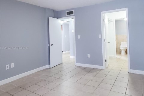 Снять в аренду кондоминиум в Хайалиа, Флорида 1 спальня, 84.54м2, № 2010510 - фото 8