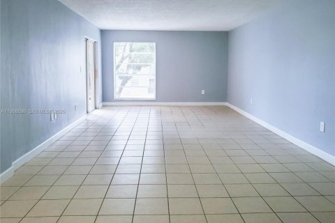 Снять в аренду кондоминиум в Хайалиа, Флорида 1 спальня, 84.54м2, № 2010510 - фото 2