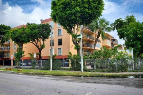 Copropriété à louer à Hialeah, Floride: 1 chambre, 84.54 m2 № 2010510 - photo 20