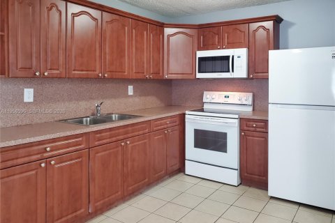 Copropriété à louer à Hialeah, Floride: 1 chambre, 84.54 m2 № 2010510 - photo 23