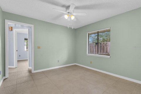 House in Apopka, Florida 3 bedrooms, 176.79 sq.m. № 2337227 - photo 30