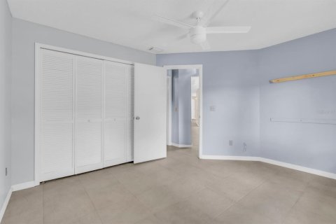 House in Apopka, Florida 3 bedrooms, 176.79 sq.m. № 2337227 - photo 28