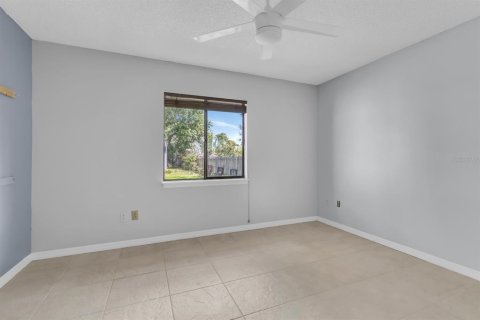 House in Apopka, Florida 3 bedrooms, 176.79 sq.m. № 2337227 - photo 27