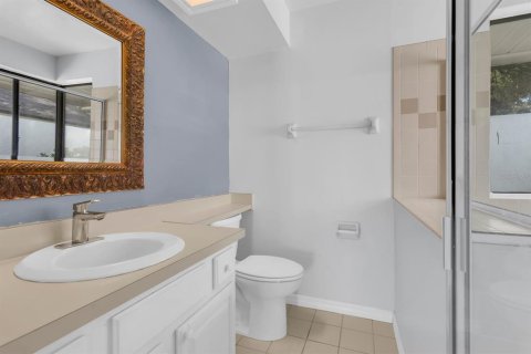 House in Apopka, Florida 3 bedrooms, 176.79 sq.m. № 2337227 - photo 24