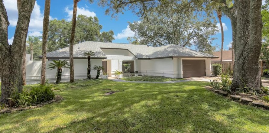 House in Apopka, Florida 3 bedrooms, 176.79 sq.m. № 2337227