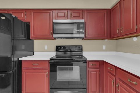 House in Apopka, Florida 3 bedrooms, 176.79 sq.m. № 2337227 - photo 15