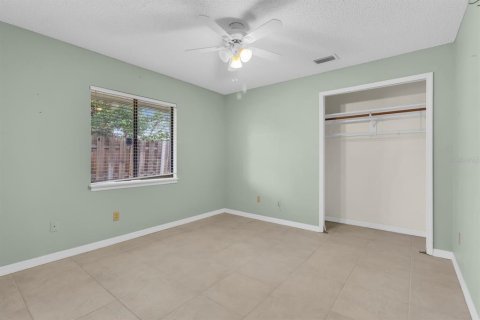 House in Apopka, Florida 3 bedrooms, 176.79 sq.m. № 2337227 - photo 29