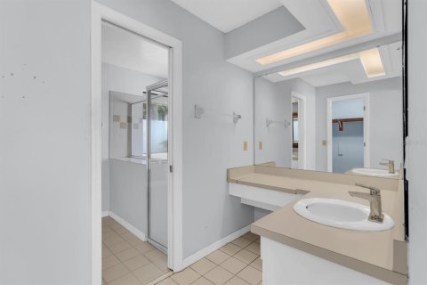 House in Apopka, Florida 3 bedrooms, 176.79 sq.m. № 2337227 - photo 22