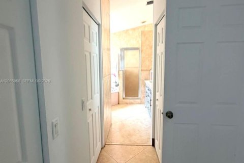 Casa en venta en Miramar, Florida, 3 dormitorios, 163.51 m2 № 2296022 - foto 12