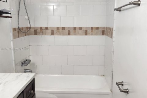 Condo in Fort Lauderdale, Florida, 1 bedroom  № 1475332 - photo 8