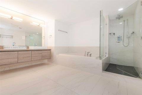 Купить кондоминиум в Санни-Айлс-Бич, Флорида 3 спальни, 158.4м2, № 2023066 - фото 26