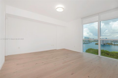 Купить кондоминиум в Санни-Айлс-Бич, Флорида 3 спальни, 158.4м2, № 2023066 - фото 22