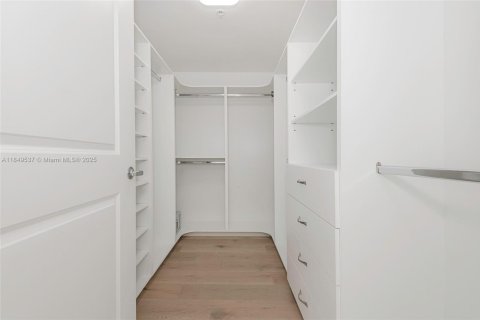 Купить кондоминиум в Санни-Айлс-Бич, Флорида 3 спальни, 158.4м2, № 2023066 - фото 25