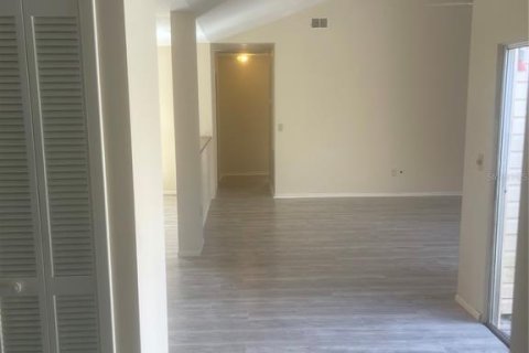 Villa ou maison à vendre à Tampa, Floride: 3 chambres, 169.73 m2 № 2430579 - photo 2
