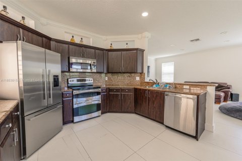 Villa ou maison à louer à Miramar, Floride: 4 chambres, 246.66 m2 № 1888981 - photo 6