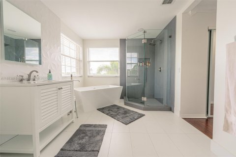 Villa ou maison à louer à Miramar, Floride: 4 chambres, 246.66 m2 № 1888981 - photo 19