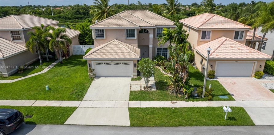 Villa ou maison à Miramar, Floride 4 chambres, 246.66 m2 № 1888981