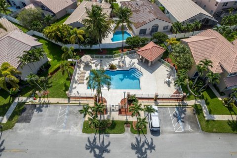 Villa ou maison à louer à Miramar, Floride: 4 chambres, 246.66 m2 № 1888981 - photo 5