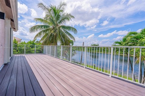 Villa ou maison à louer à Miramar, Floride: 4 chambres, 246.66 m2 № 1888981 - photo 18