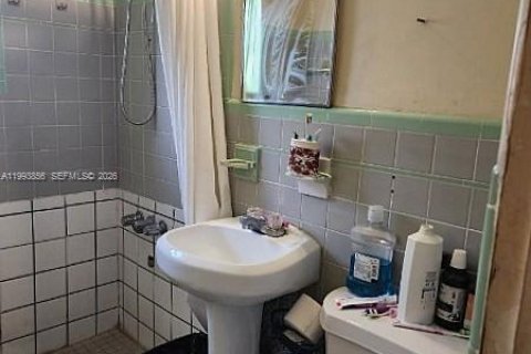Villa ou maison à louer à Miami, Floride: 2 chambres, 171.87 m2 № 2055653 - photo 5