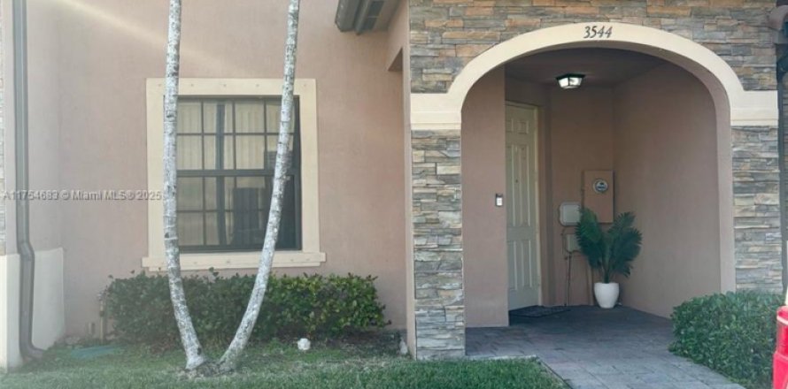 Casa en Hialeah, Florida 3 dormitorios, 146.23 m2 № 1715187