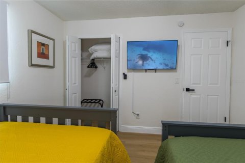 House in Orlando, Florida 4 bedrooms, 192.68 sq.m. № 1684677 - photo 15