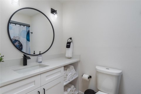 House in Orlando, Florida 4 bedrooms, 192.68 sq.m. № 1684677 - photo 16