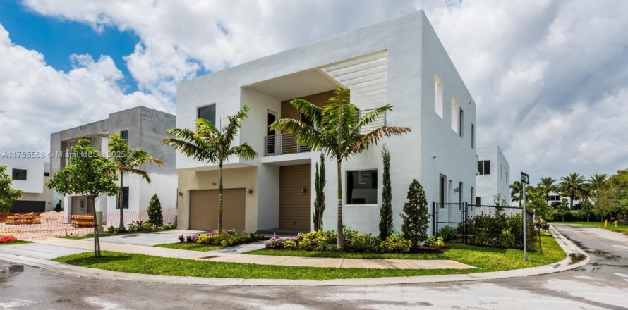 Villa ou maison à Doral, Floride 4 chambres, 336.68 m2 № 1578128