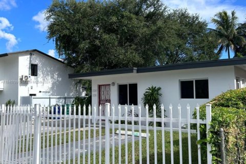 Propiedad comercial en venta en Miami, Florida, 132.85 m2 № 1698002 - foto 24