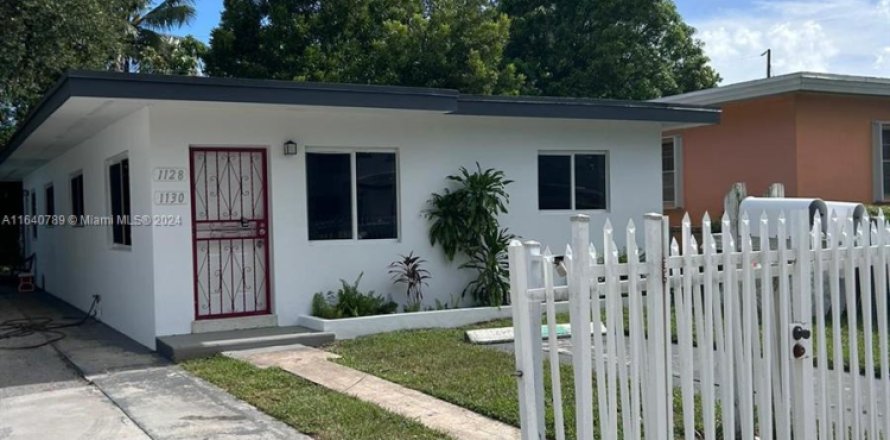 Propiedad comercial en Miami, Florida 132.85 m2 № 1698002