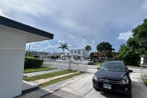 Propiedad comercial en venta en Miami, Florida, 132.85 m2 № 1698002 - foto 21