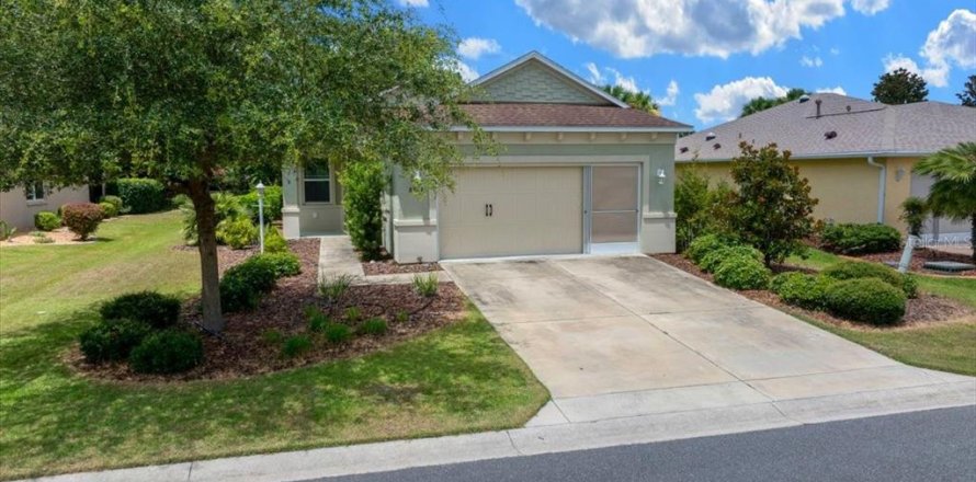 House in Ocala, Florida 2 bedrooms, 113.9 sq.m. № 1812901