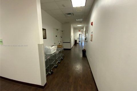 Immobilier commercial à vendre à Fort Myers, Floride № 2022360 - photo 18