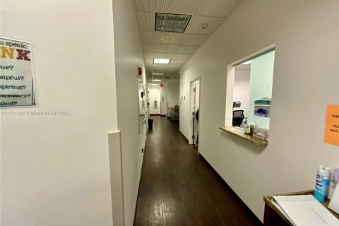 Immobilier commercial à vendre à Fort Myers, Floride № 2022360 - photo 16