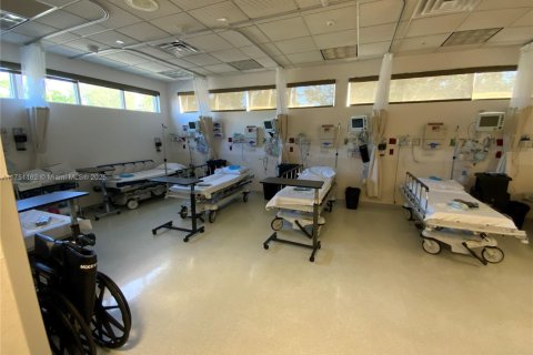 Immobilier commercial à vendre à Fort Myers, Floride № 2022360 - photo 23