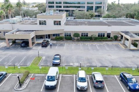 Immobilier commercial à Fort Myers, Floride № 2022360