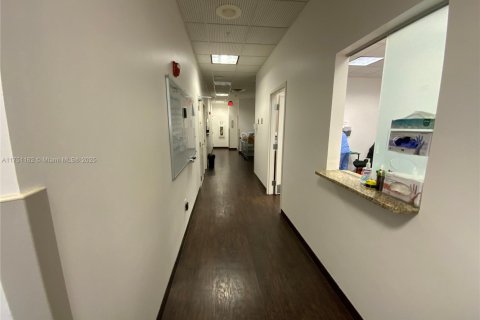 Immobilier commercial à vendre à Fort Myers, Floride № 2022360 - photo 17