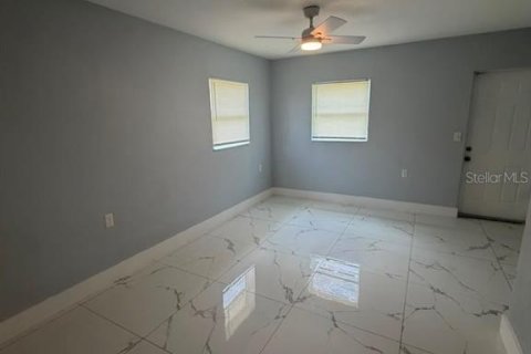 House in Tampa, Florida 3 bedrooms, 104.05 sq.m. № 2296997 - photo 11