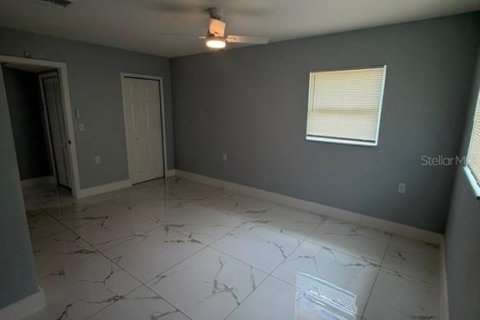 House in Tampa, Florida 3 bedrooms, 104.05 sq.m. № 2296997 - photo 10