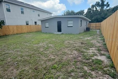 House in Tampa, Florida 3 bedrooms, 104.05 sq.m. № 2296997 - photo 27