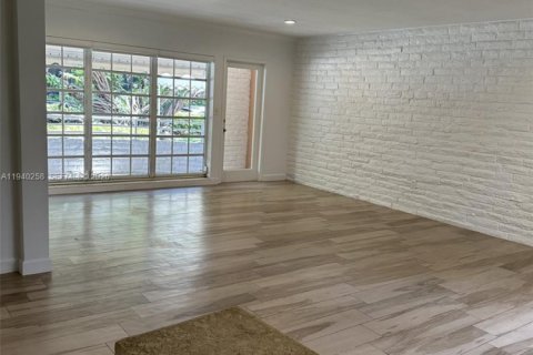 Copropriété à louer à Bal Harbour, Floride: 2 chambres, 103.12 m2 № 1997206 - photo 5