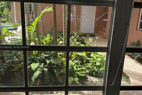 Copropriété à louer à Bal Harbour, Floride: 2 chambres, 103.12 m2 № 1997206 - photo 12