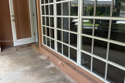 Copropriété à louer à Bal Harbour, Floride: 2 chambres, 103.12 m2 № 1997206 - photo 22