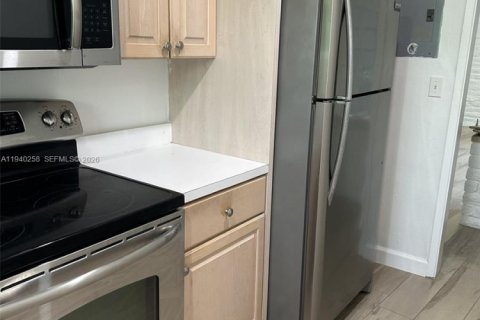 Copropriété à louer à Bal Harbour, Floride: 2 chambres, 103.12 m2 № 1997206 - photo 30