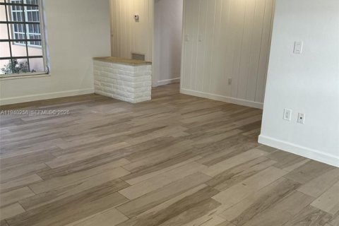 Copropriété à louer à Bal Harbour, Floride: 2 chambres, 103.12 m2 № 1997206 - photo 25