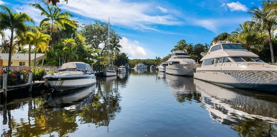 Villa ou maison à Fort Lauderdale, Floride 5 chambres, 233.18 m2 № 2050441