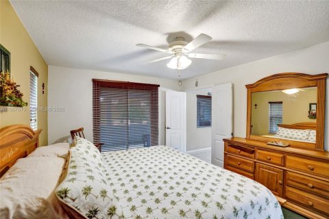 Casa en venta en Loxahatchee Groves, Florida, 4 dormitorios, 199.28 m2 № 2011727 - foto 18